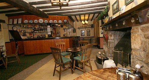 The Carpenters Arms Hotel South Marston Exterior photo